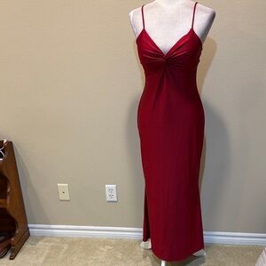 Chic Burgundy Slip Style Maxi Dress with Twisted Front and Built in Bra-Size L
